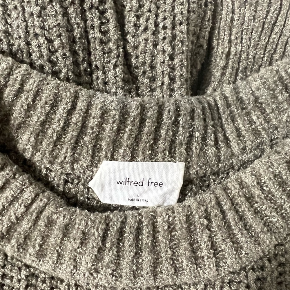 Aritzia (Wilfred): Essential Chenille Sweater - Picture 4 of 4